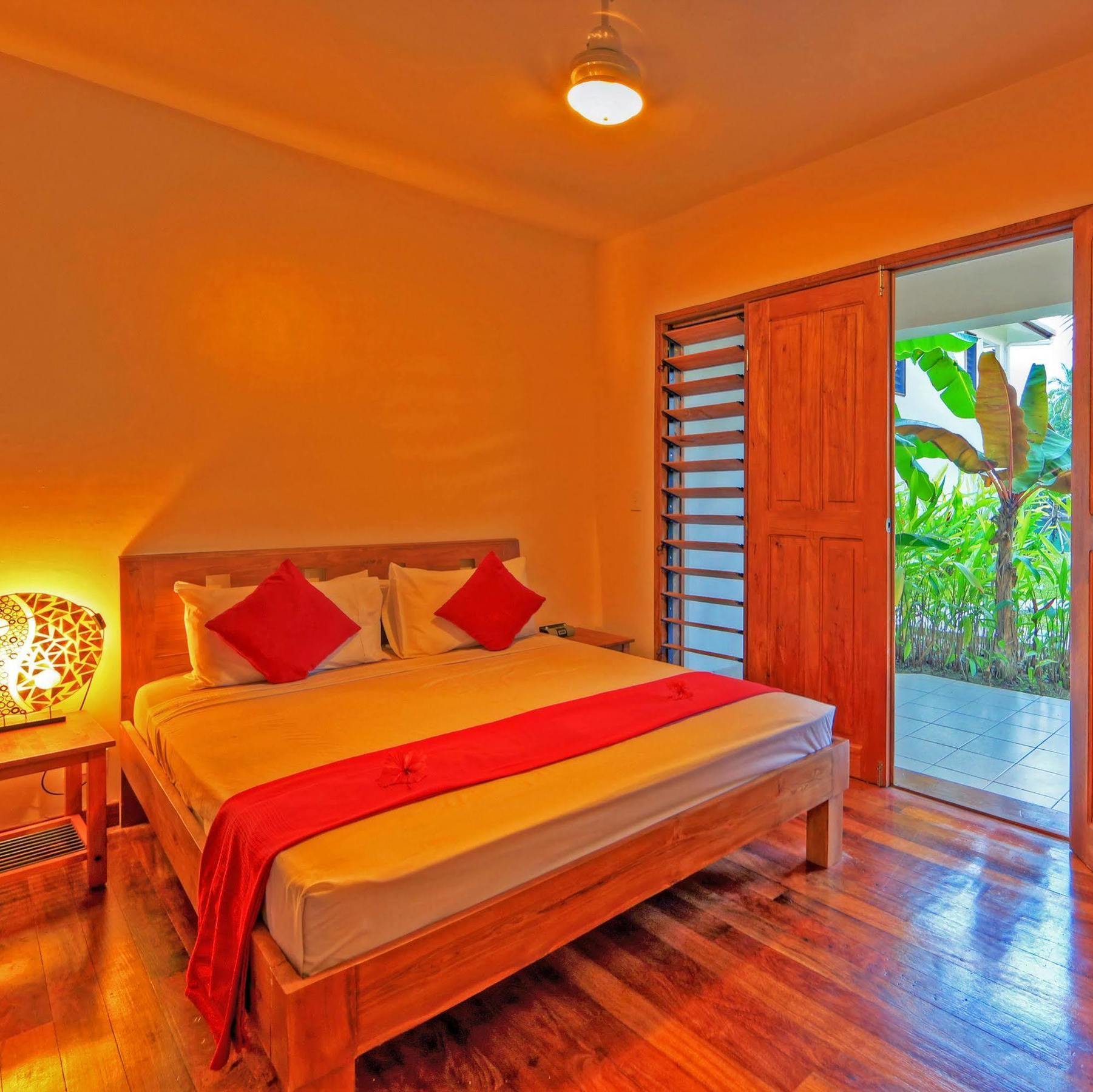 Tropicana Lagoon Apartments Port Vila Kültér fotó