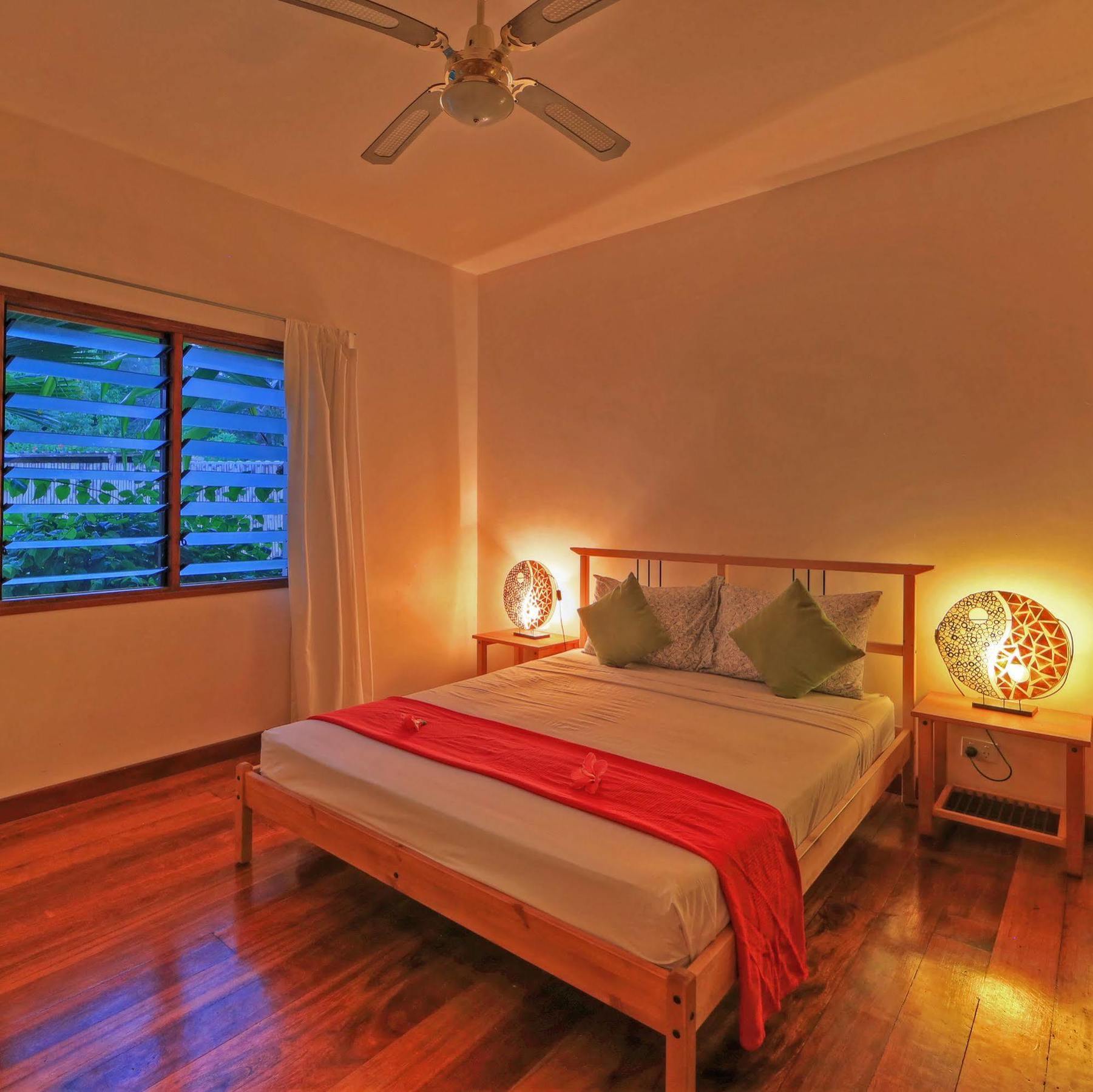 Tropicana Lagoon Apartments Port Vila Kültér fotó
