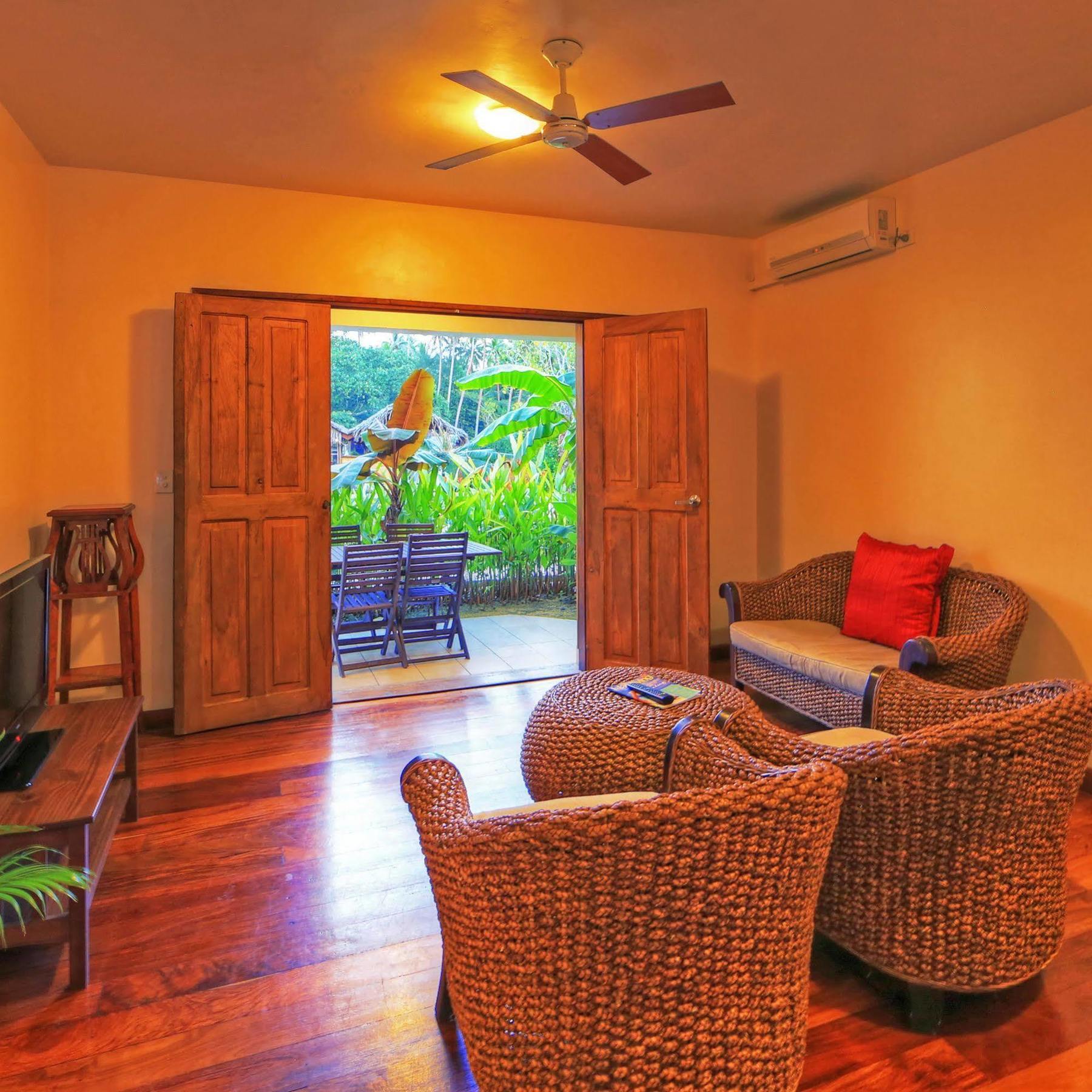 Tropicana Lagoon Apartments Port Vila Kültér fotó